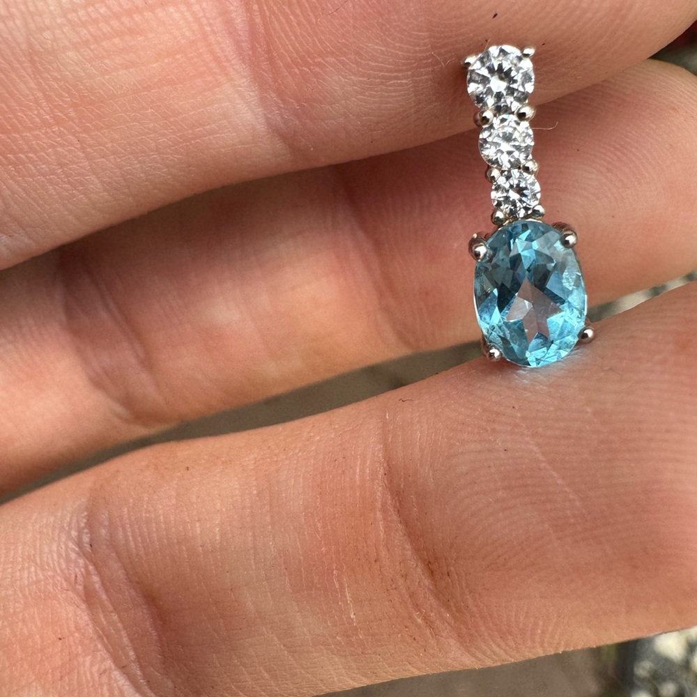Solid sterling genuine blue topaz/goshenite pendant _super sparkly - Picture 4 of 16